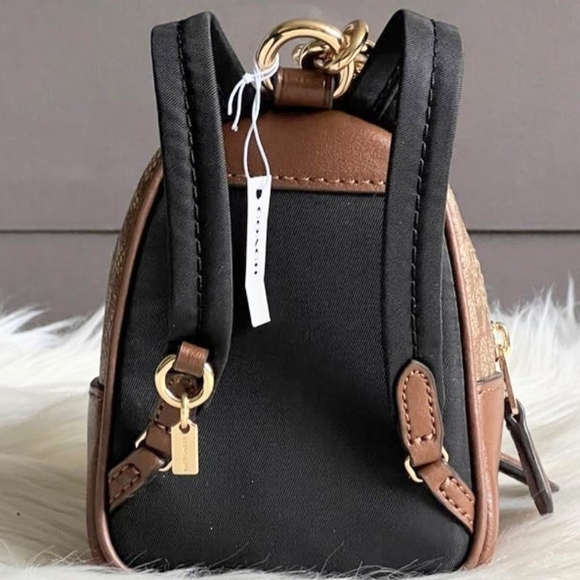 Coach Mini Court Backpack ๐๐จ๐ฅ๐ ๐๐ฎ๐ญ ๐๐๐ซ๐จ๐ฌ๐ฌ ๐๐จ๐๐๐ก ๐๐ญ๐จ๐ซ๐๐ฌ! - Picture 5 of 16